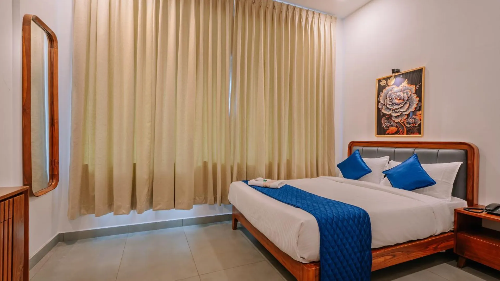 Urbn24 Business Class Hotel Kochi