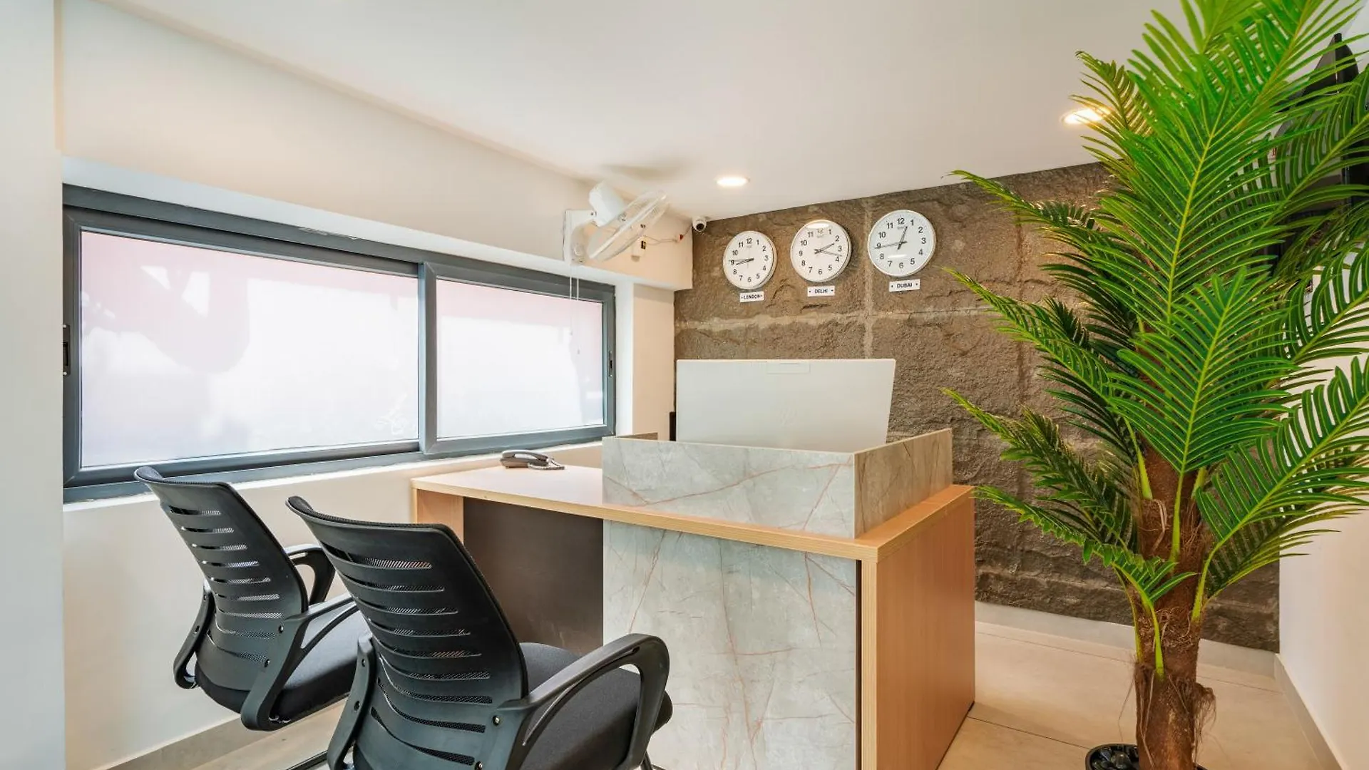 Urbn24 Business Class Hotel Kochi الهند