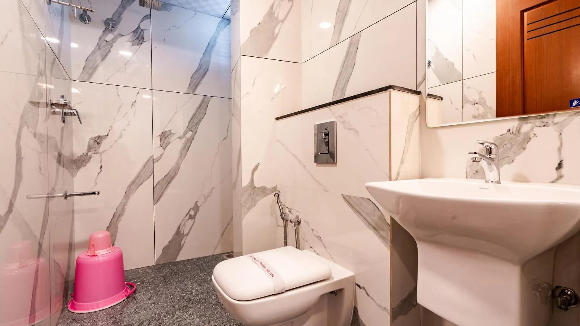 **  Urbn24 Business Class Hotel Kochi الهند