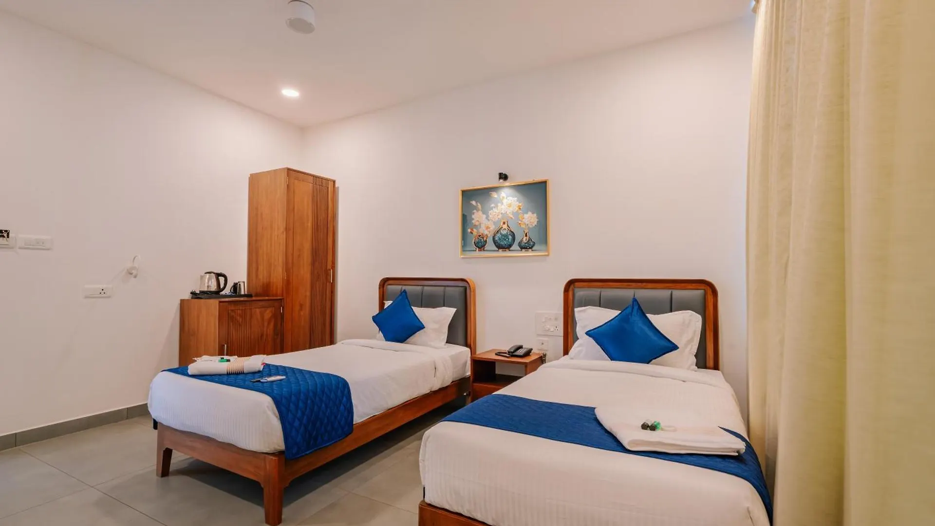 Urbn24 Business Class Hotel Kochi