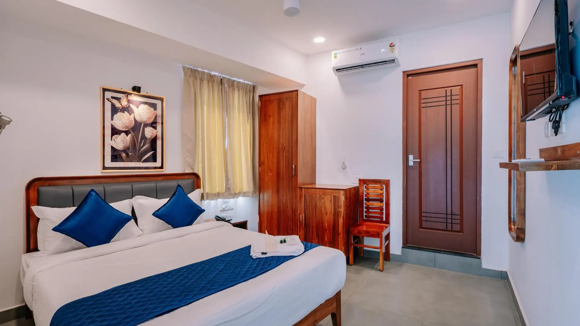 Urbn24 Business Class Hotel Kochi